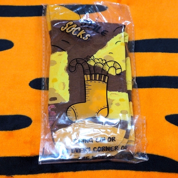 3 Pairs of CHEESE Socks - Picture 3 of 3